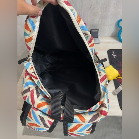 FIXED PRICE-Brand new geometric print backpack - Picture 7 of 11